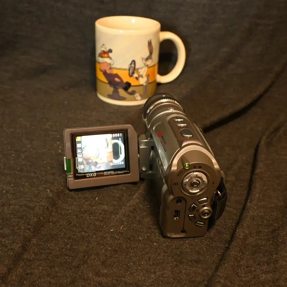 DXG-572V 5.0MP Digital Camcorder TESTED WORKING
